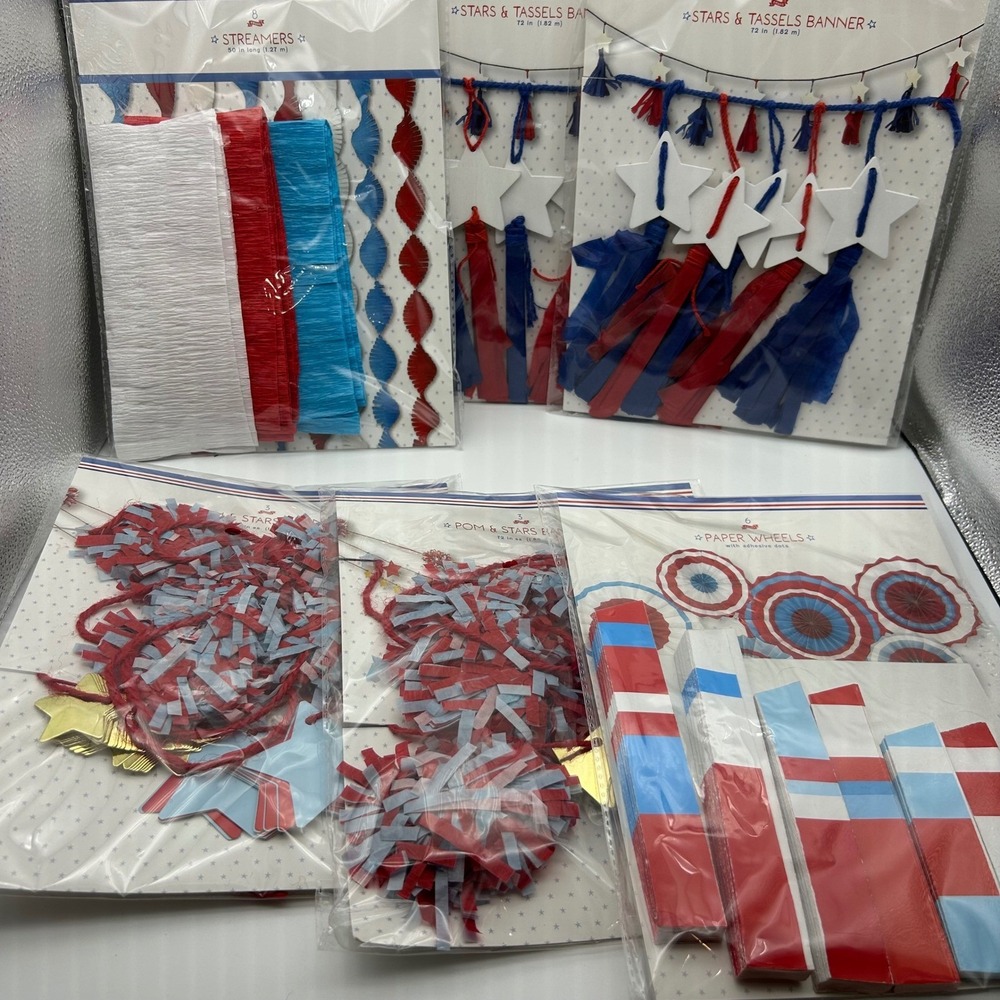 Made For Retail Patriotic Party Decor Bundle Banners Streamers Paper‎ Wheels 7pc